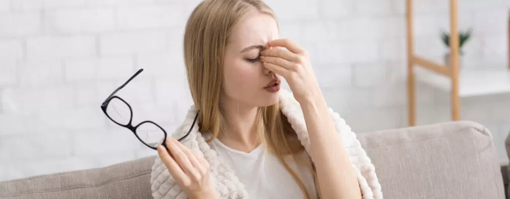 A lady feeling dizziness