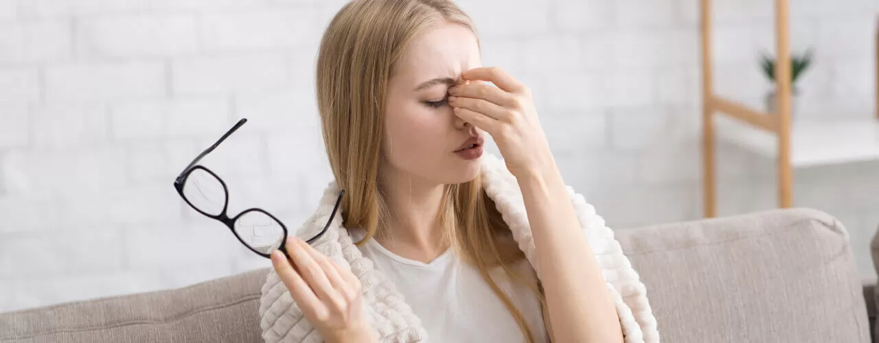 A lady feeling dizziness